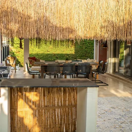 Luxury Seadside Vacation With Privacy *
